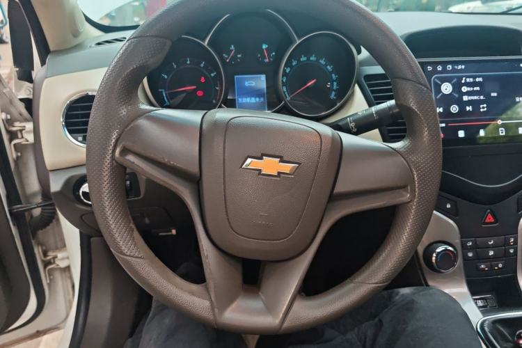 Used Chevrolet Cruze 2015 1.5L Classic SE MT Steering Wheel