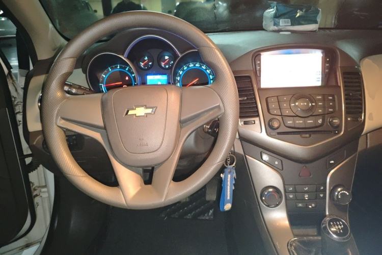 Used Chevrolet Cruze 2015 1.5L Classic SE MT Steering Wheel