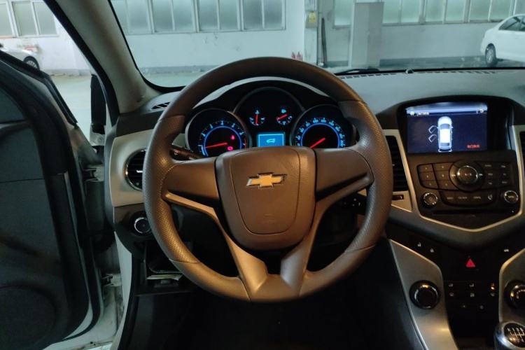 Used Chevrolet Cruze 2015 1.5L Classic SL MT Steering Wheel