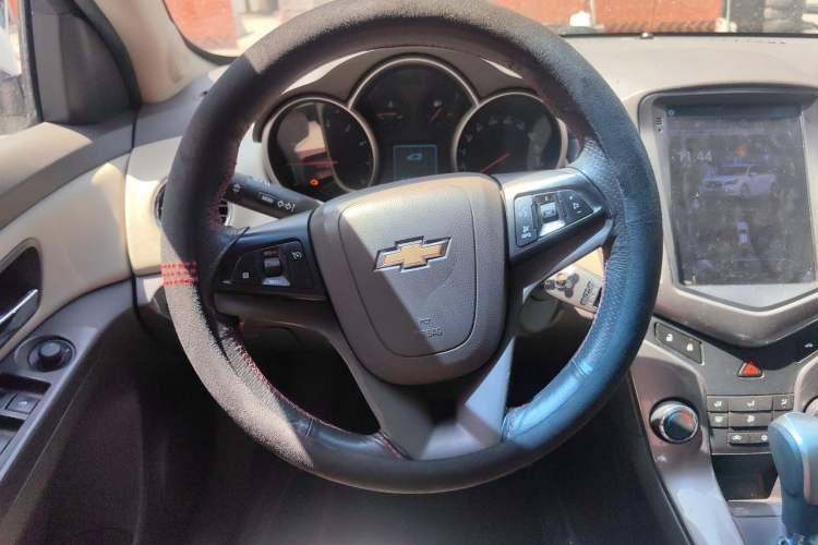 Used Chevrolet Cruze 2015 1.5L Classic SE AT Steering Wheel