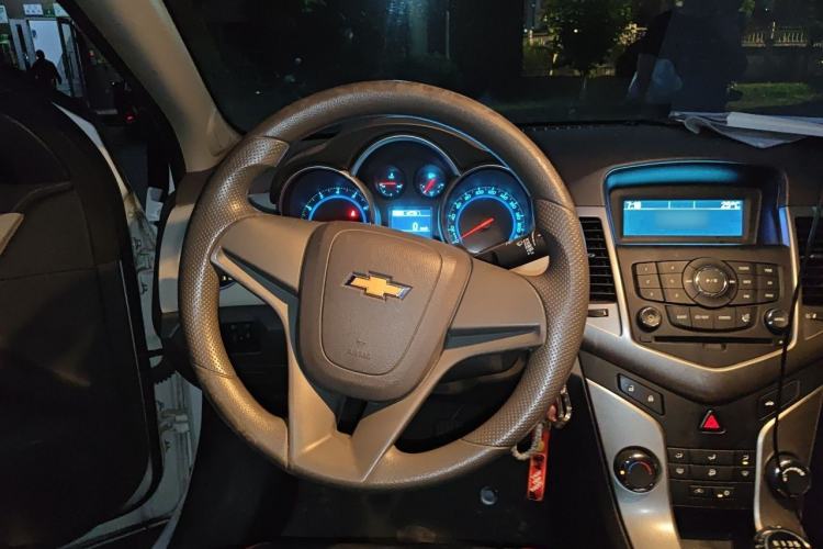 Used Chevrolet Cruze 2015 1.5L Classic SL MT Steering Wheel