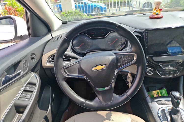 Used Chevrolet Cruze 2015 1.4T DCG Luxury Edition Steering Wheel