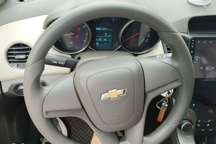 Used Chevrolet Cruze 2015 1.5L Classic SE AT Steering Wheel