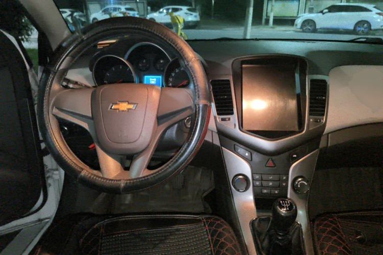 Used Chevrolet Cruze 2015 1.5L Classic SL MT Steering Wheel
