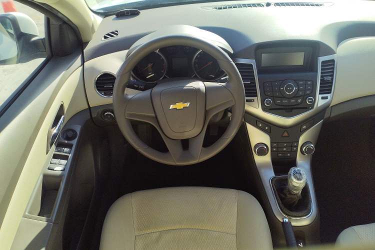 Used Chevrolet Cruze 2015 1.5L Classic SL MT Steering Wheel