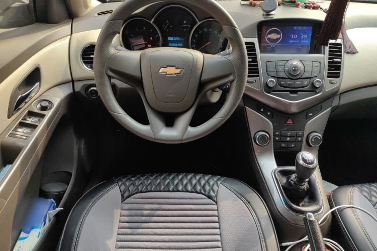 Used Chevrolet Cruze 2015 1.5L Classic SE MT Steering Wheel