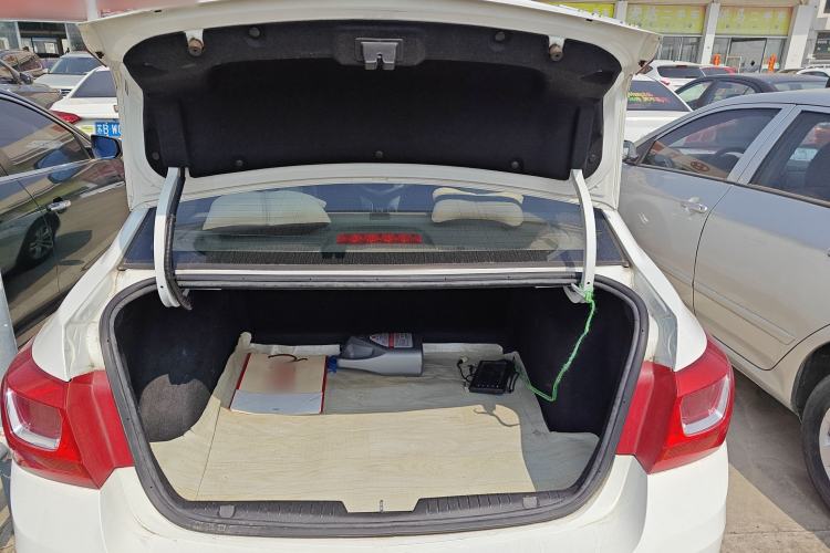 Used Chevrolet Cruze 2015 1.5L Classic SL MT Trunk