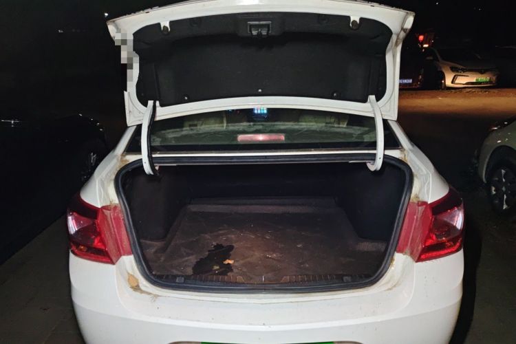 Used Chevrolet Cruze 2015 1.5L Classic SL MT Trunk