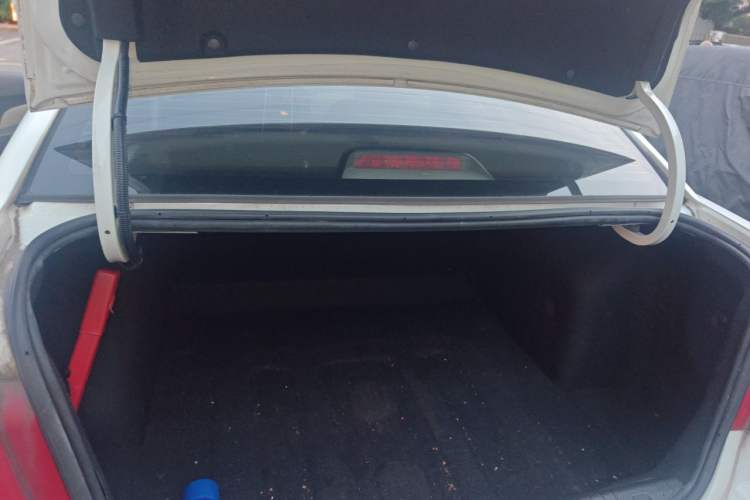 Used Chevrolet Cruze 2015 1.5L Classic SE AT Trunk