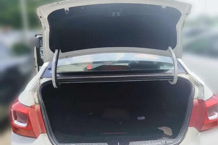 Used Chevrolet Cruze 2015 1.5L Classic SE MT Trunk