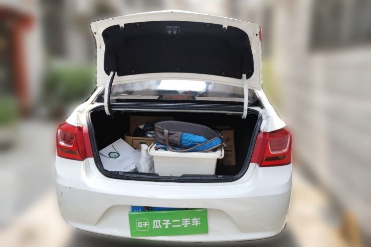 Used Chevrolet Cruze 2015 1.5L Classic SE MT Trunk