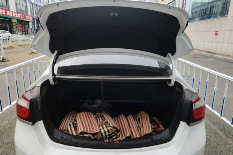 Used Chevrolet Cruze 2015 1.5L Automatic Luxury Edition Trunk