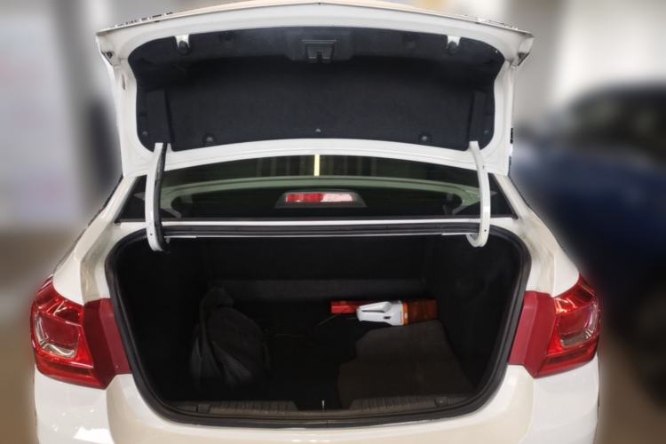 Used Chevrolet Cruze 2015 1.5L Classic SE AT Trunk