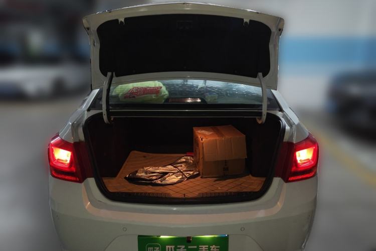 Used Chevrolet Cruze 2015 1.5L Classic SE AT Trunk