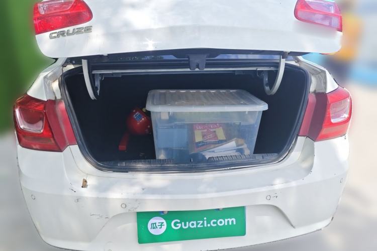 Used Chevrolet Cruze 2015 1.5L Classic SE AT Trunk