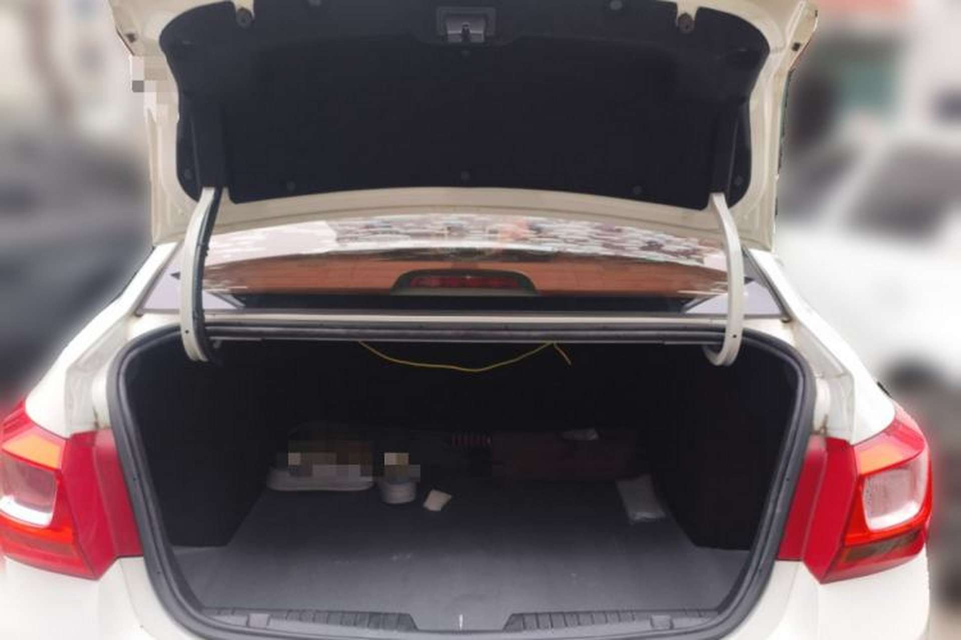 Used Chevrolet Cruze 2015 1.5L Classic SE MT Trunk