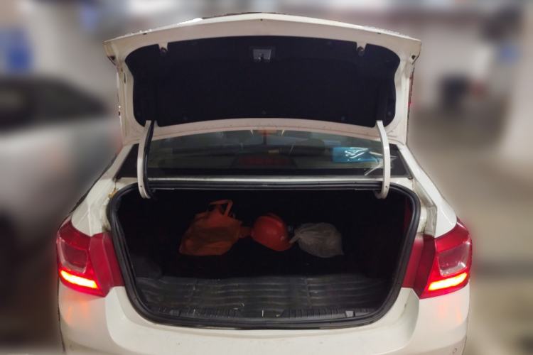 Used Chevrolet Cruze 2015 1.5L Classic SE AT Trunk