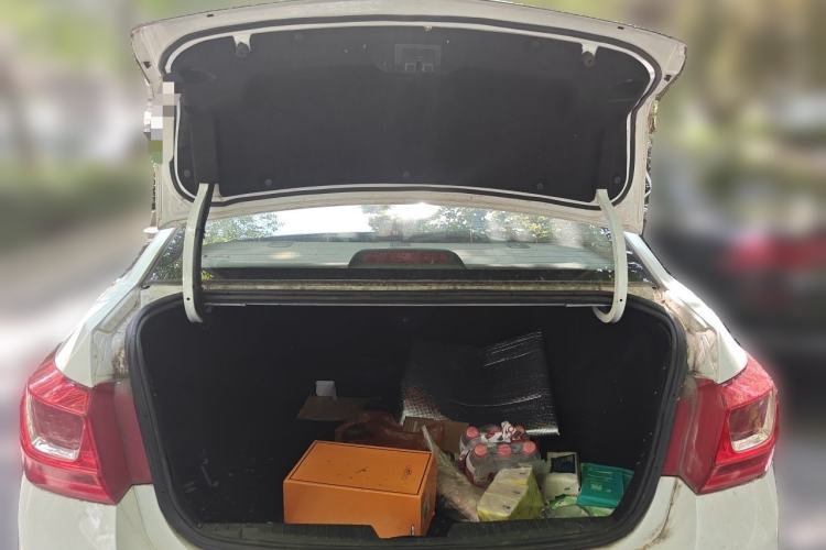 Used Chevrolet Cruze 2015 1.5L Classic SE MT Trunk
