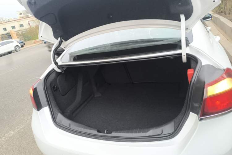 Used Chevrolet Cruze 2015 1.5L Manual Elite Edition Trunk