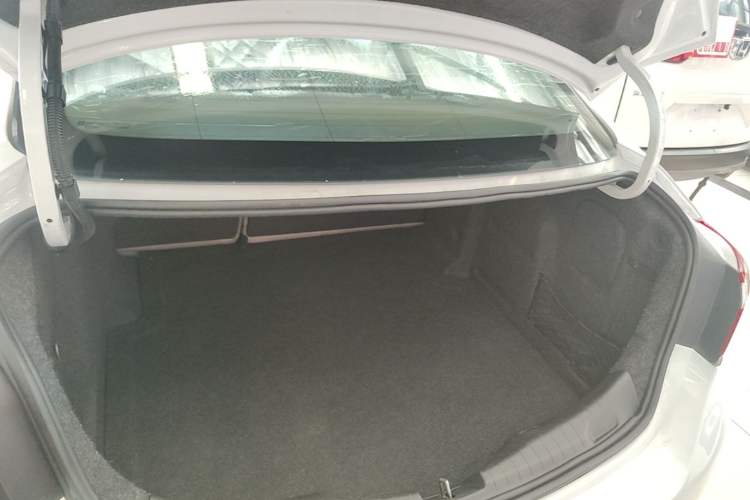 Used Chevrolet Cruze 2015 1.5L Automatic Luxury Edition Trunk