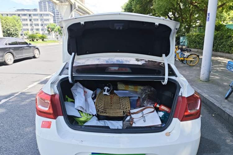 Used Chevrolet Cruze 2015 1.5L Classic SL MT Trunk