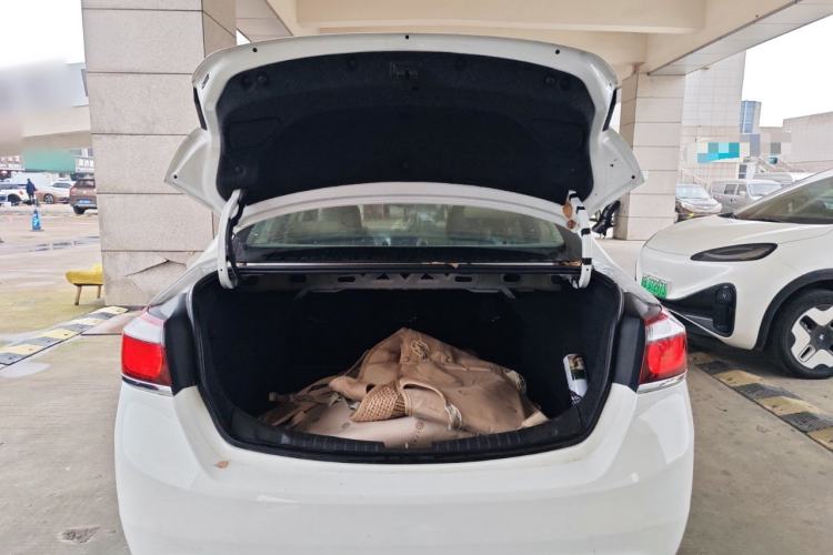 Used Chevrolet Cruze 2015 1.5L Manual Fashion Edition Trunk