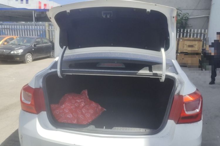 Used Chevrolet Cruze 2015 1.5L Classic SE MT Trunk