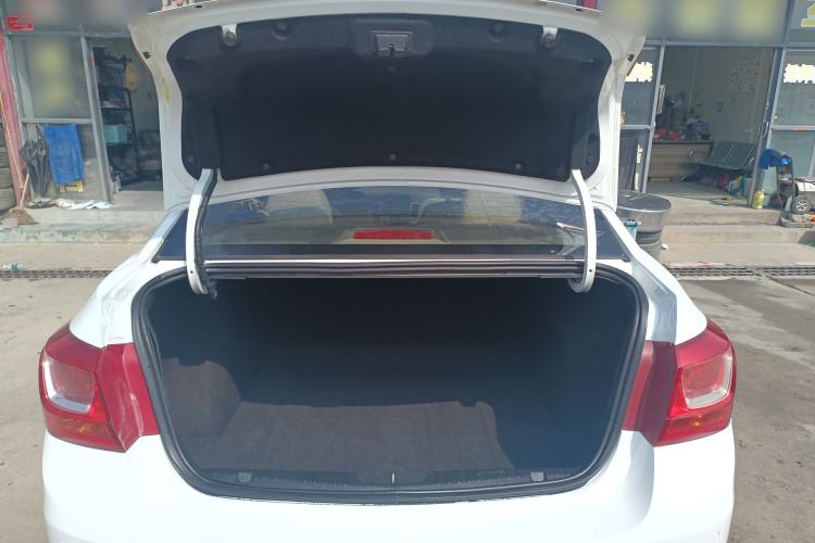 Used Chevrolet Cruze 2015 1.5L Classic SE AT Trunk