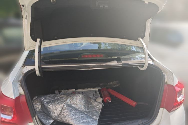 Used Chevrolet Cruze 2015 1.5L Classic SE MT Trunk