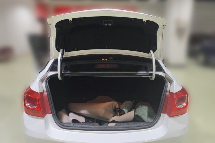 Used Chevrolet Cruze 2015 1.5L Classic SE AT Trunk