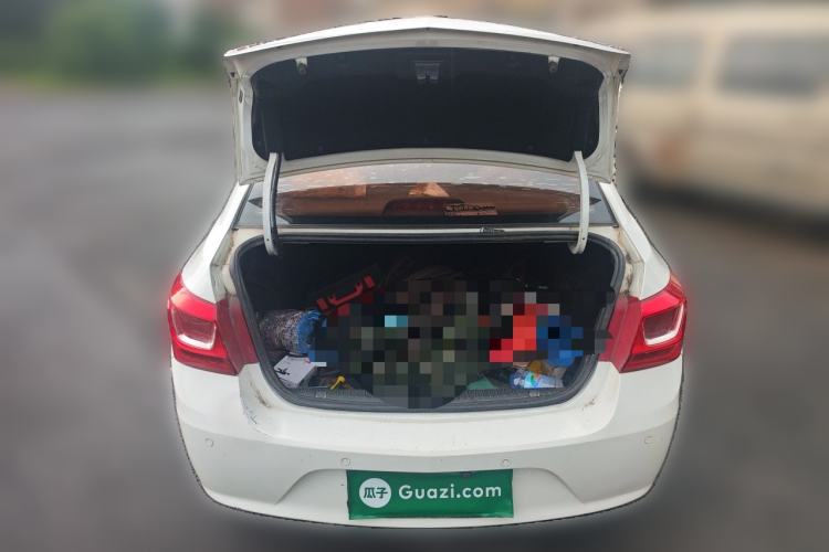 Used Chevrolet Cruze 2015 1.5L Classic SE MT Trunk