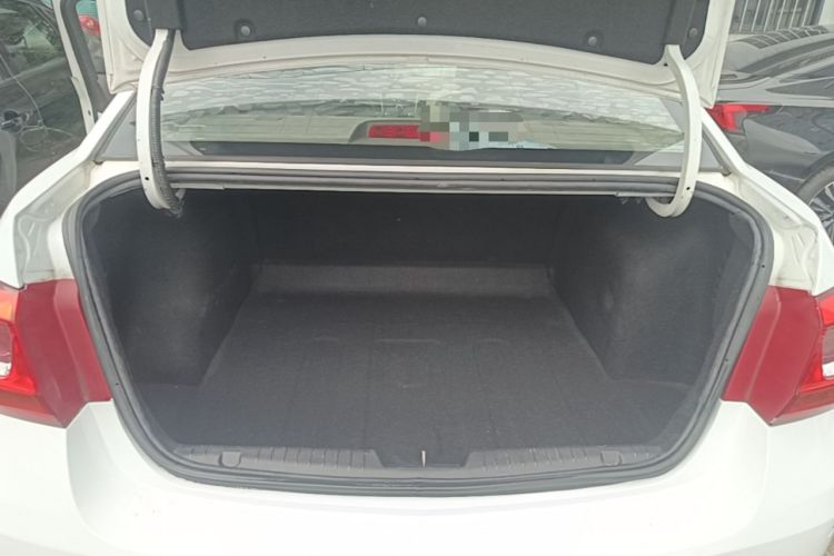 Used Chevrolet Cruze 2015 1.5L Classic SE AT Trunk