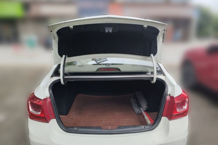 Used Chevrolet Cruze 2015 1.5L Classic SE AT Trunk