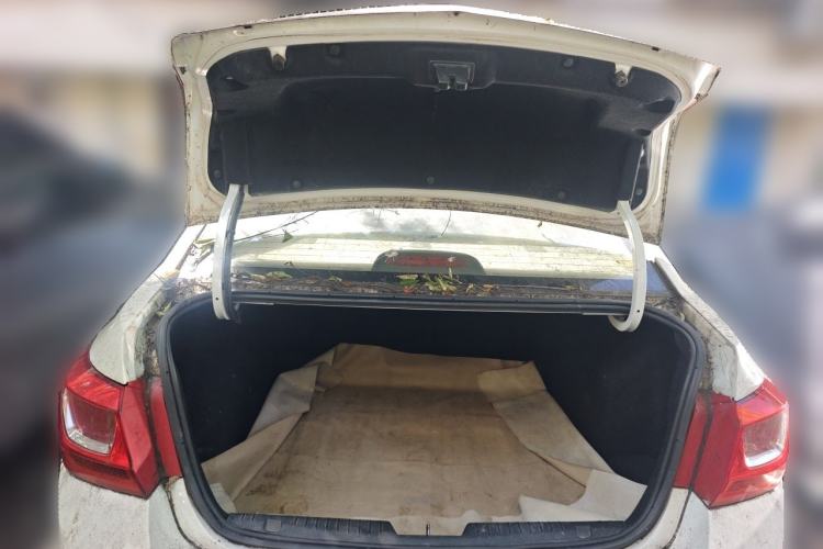 Used Chevrolet Cruze 2015 1.5L Classic SL MT Trunk