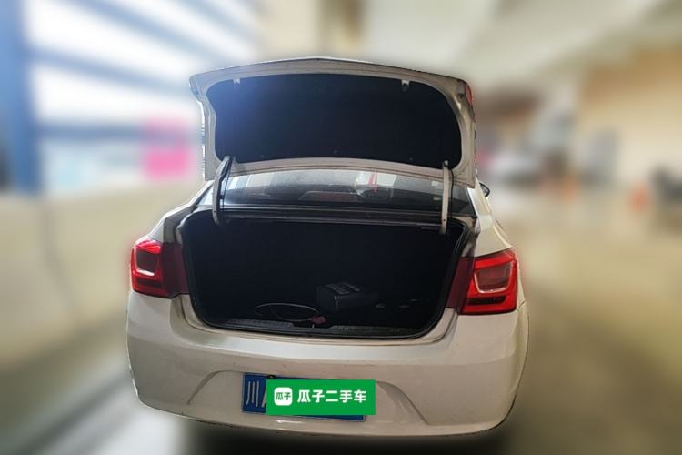 Used Chevrolet Cruze 2015 1.5L Classic SE MT Trunk