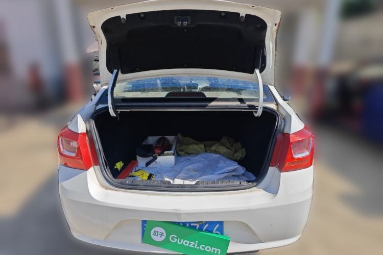 Used Chevrolet Cruze 2015 1.5L Classic SL MT Trunk