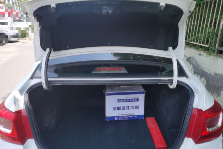 Used Chevrolet Cruze 2015 1.5L Classic SE MT Trunk