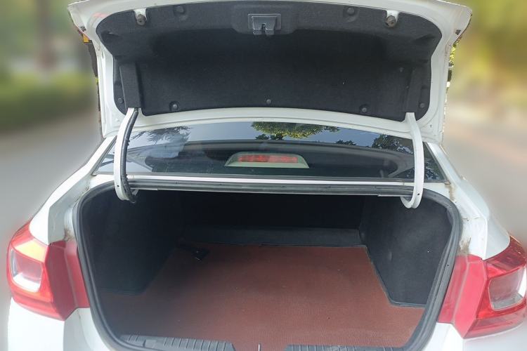 Used Chevrolet Cruze 2015 1.5L Classic SL MT Trunk