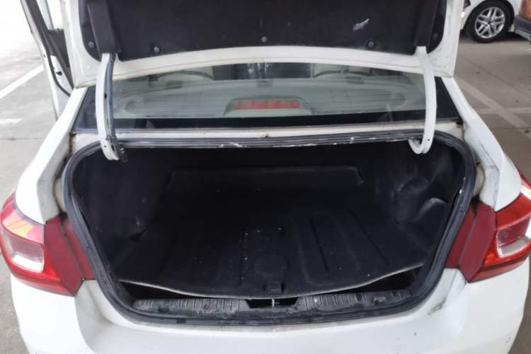 Used Chevrolet Cruze 2015 1.5L Classic SE AT Trunk