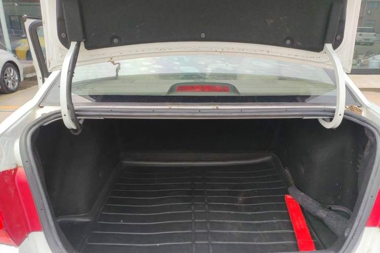 Used Chevrolet Cruze 2015 1.5L Classic SL MT Trunk