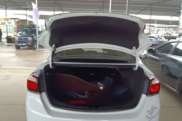 Used Chevrolet Cruze 2015 1.5L Automatic Fashion Navigation Edition Trunk
