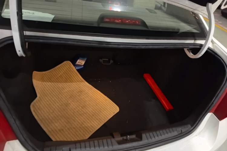 Used Chevrolet Cruze 2015 1.5L Classic SE AT Trunk