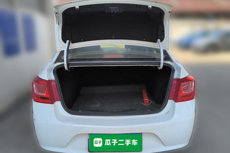 Used Chevrolet Cruze 2015 1.5L Classic SL MT Trunk