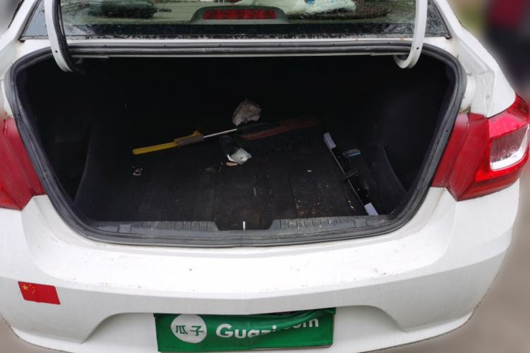 Used Chevrolet Cruze 2015 1.5L Classic SE MT Trunk