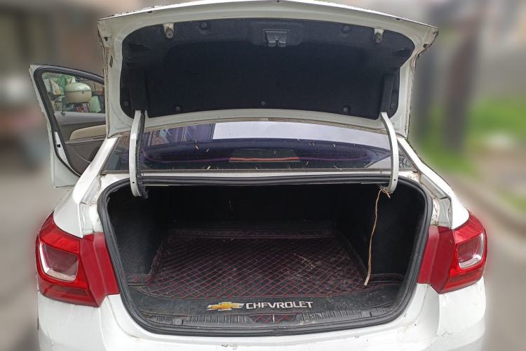 Used Chevrolet Cruze 2015 1.5L Classic SE MT Trunk