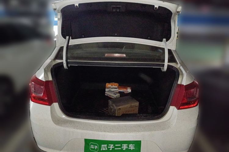 Used Chevrolet Cruze 2015 1.5L Classic SE MT Trunk