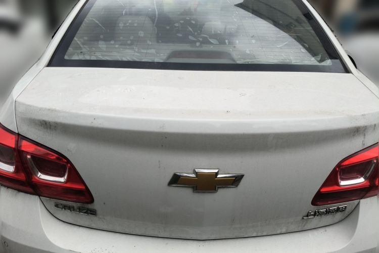Used Chevrolet Cruze 2015 1.5L Classic SE AT Trunk