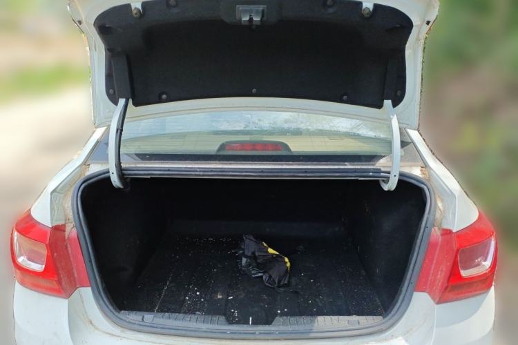 Used Chevrolet Cruze 2015 1.5L Classic SL MT Trunk