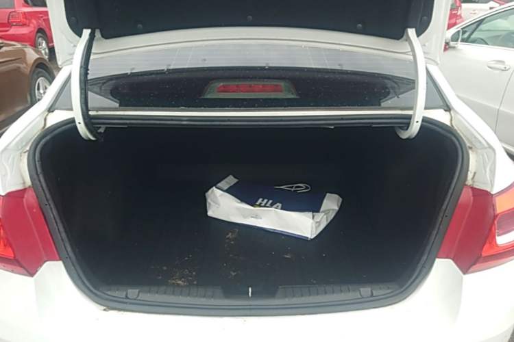 Used Chevrolet Cruze 2015 1.5L Classic SE AT Trunk