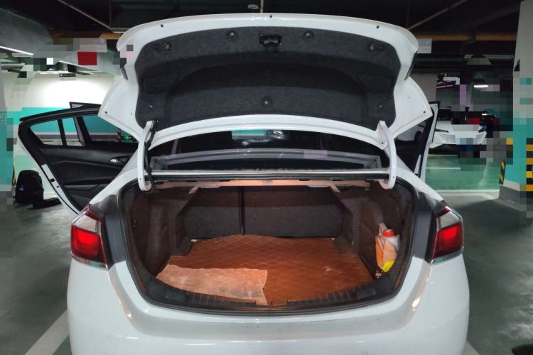 Used Chevrolet Cruze 2015 1.4T Manual Elite Edition Trunk
